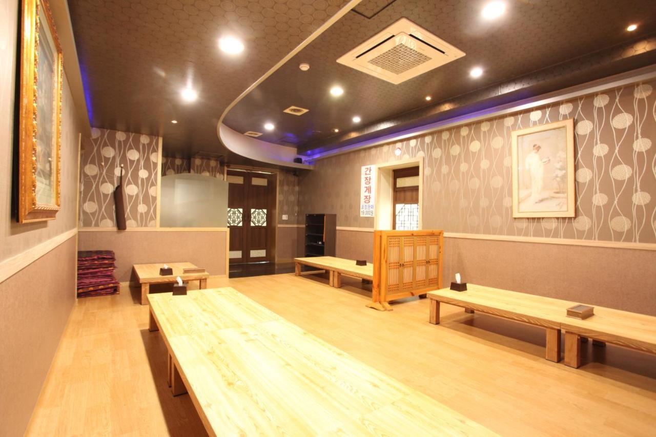 Metro Pol Tourist Hotel Pyeongtaek Exterior photo