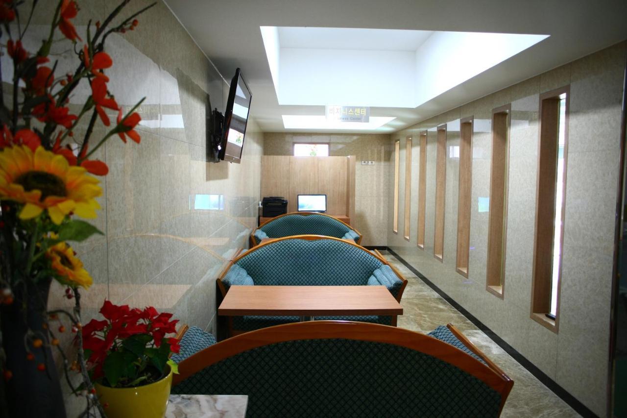 Metro Pol Tourist Hotel Pyeongtaek Exterior photo